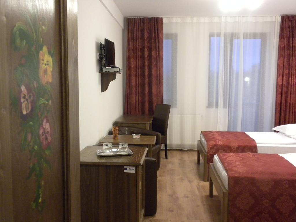 Pensiunea Cetatea Craiului Hotel Risnov Room photo